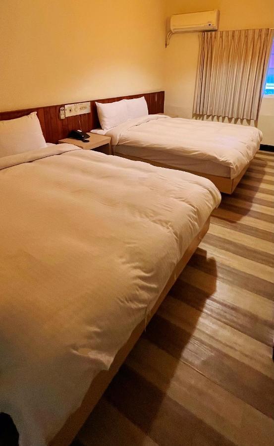 Hwa Hong Hotel Kaohsiung Dış mekan fotoğraf